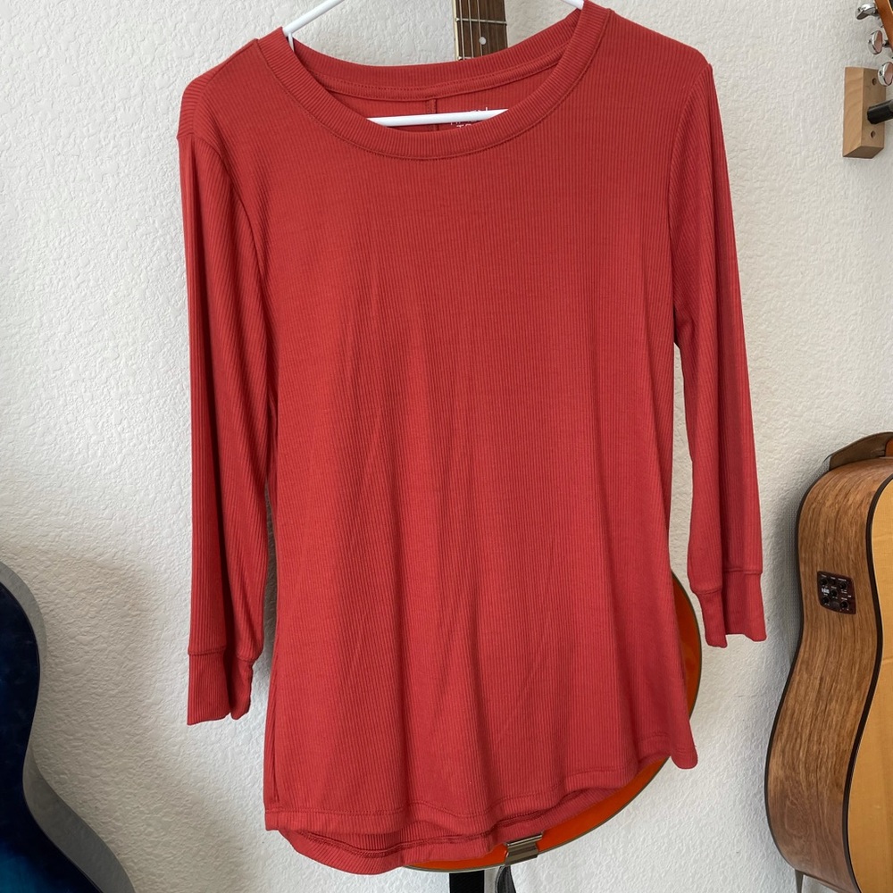 Time and Tru. medium. thermal.  3/4 sleeved shirt. Rust.